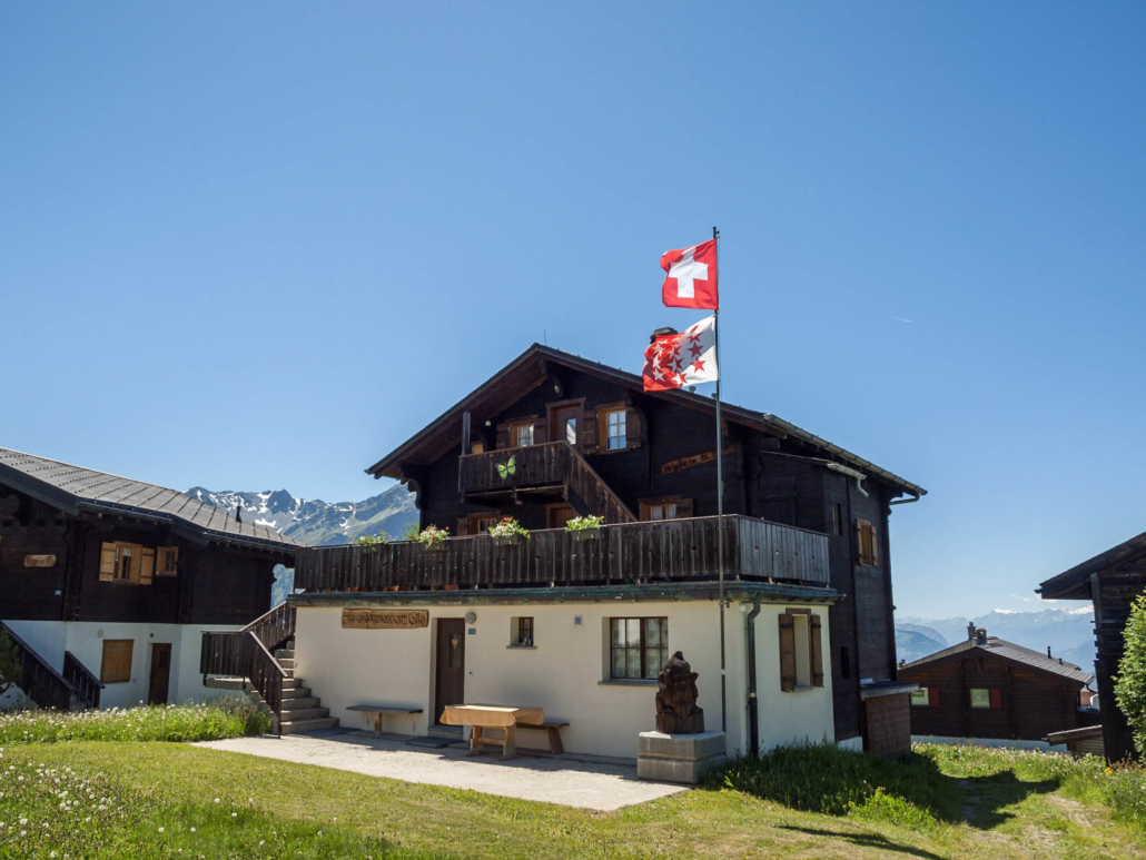 Skiheim Gruppenhaus Walliser Alpstyle Rosswald